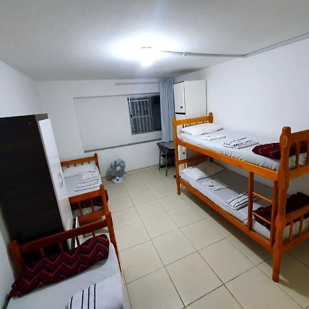Hostel Airport Rooms Diadema Ngoại thất bức ảnh