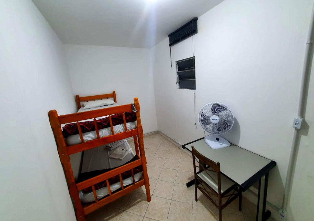 Hostel Airport Rooms Diadema Ngoại thất bức ảnh
